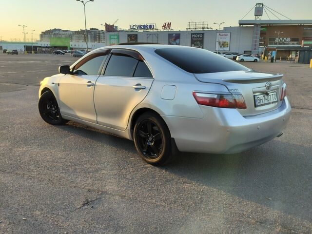 Сірий Тойота Камрі, об'ємом двигуна 2.4 л та пробігом 450 тис. км за 8500 $, фото 2 на Automoto.ua