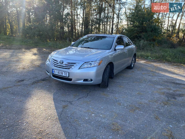 Серый Тойота Камри, объемом двигателя 2.4 л и пробегом 272 тыс. км за 7500 $, фото 18 на Automoto.ua
