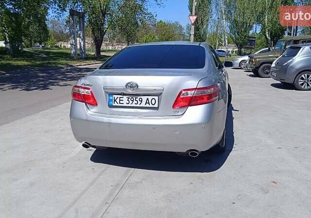 Сірий Тойота Камрі, об'ємом двигуна 3.5 л та пробігом 323 тис. км за 8000 $, фото 4 на Automoto.ua