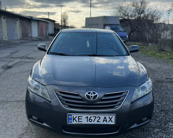 Серый Тойота Камри, объемом двигателя 3.5 л и пробегом 293 тыс. км за 7600 $, фото 17 на Automoto.ua