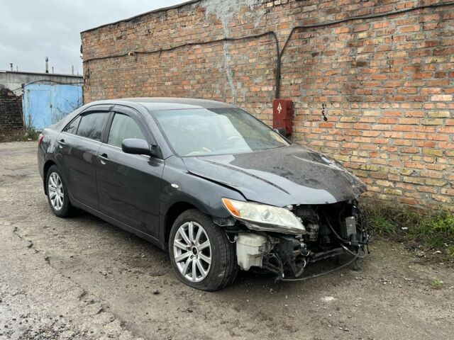 Серый Тойота Камри, объемом двигателя 3.5 л и пробегом 250 тыс. км за 4650 $, фото 1 на Automoto.ua