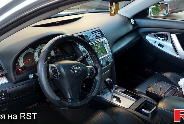 Серый Тойота Камри, объемом двигателя 3.5 л и пробегом 282 тыс. км за 8000 $, фото 1 на Automoto.ua