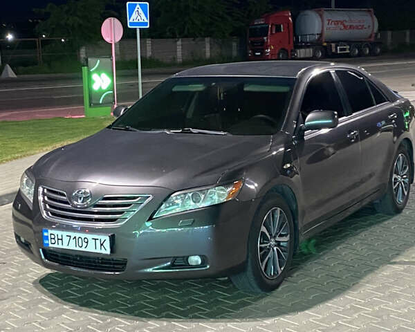 Серый Тойота Камри, объемом двигателя 2.36 л и пробегом 300 тыс. км за 9300 $, фото 7 на Automoto.ua