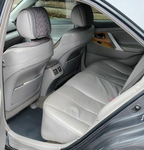 Серый Тойота Камри, объемом двигателя 2.4 л и пробегом 436 тыс. км за 8500 $, фото 5 на Automoto.ua