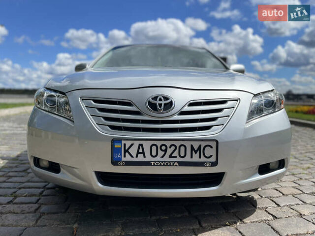 Сірий Тойота Камрі, об'ємом двигуна 2.36 л та пробігом 307 тис. км за 7200 $, фото 3 на Automoto.ua