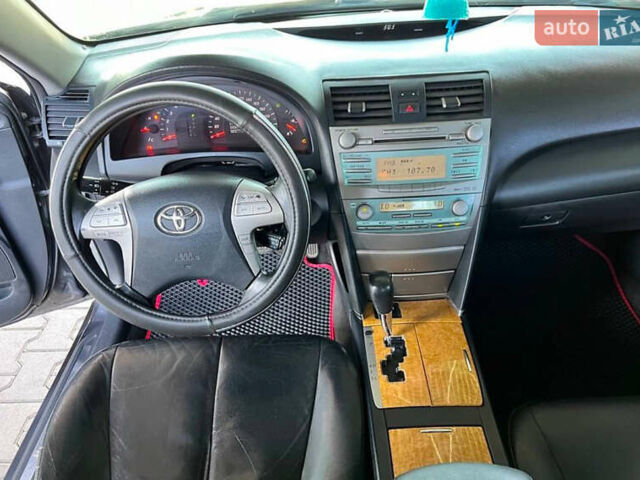 Серый Тойота Камри, объемом двигателя 2.4 л и пробегом 200 тыс. км за 7500 $, фото 11 на Automoto.ua