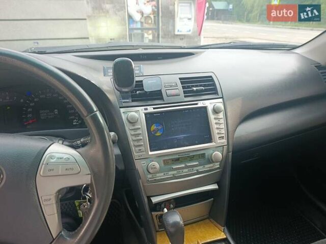 Сірий Тойота Камрі, об'ємом двигуна 2.36 л та пробігом 282 тис. км за 8600 $, фото 36 на Automoto.ua