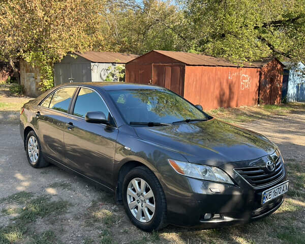 Серый Тойота Камри, объемом двигателя 3.5 л и пробегом 293 тыс. км за 7950 $, фото 10 на Automoto.ua