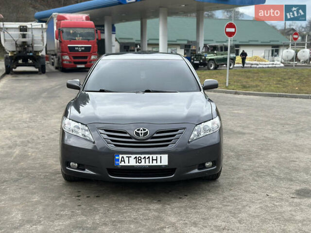 Сірий Тойота Камрі, об'ємом двигуна 2.36 л та пробігом 274 тис. км за 8000 $, фото 1 на Automoto.ua