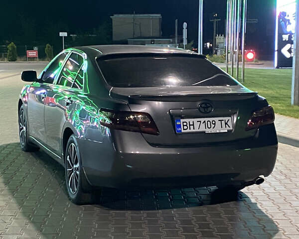 Серый Тойота Камри, объемом двигателя 2.36 л и пробегом 300 тыс. км за 9300 $, фото 4 на Automoto.ua