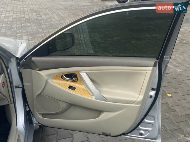 Тойота Камри 2006 в Полтаве на Automoto.ua Серый Тойота Камри, объемом двигателя 2.36 л и пробегом 147 тыс. км за 8700 $, фото 9 на Automoto.ua