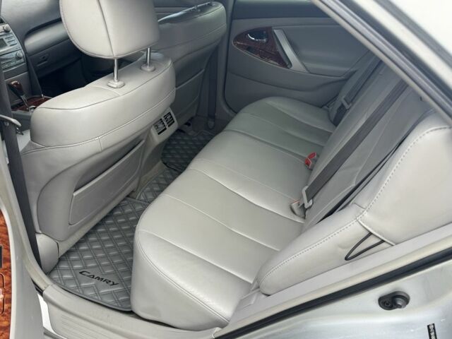 Тойота Камри 2006 в Днепре (Днепропетровске) на Automoto.ua Серый Тойота Камри, объемом двигателя 3.5 л и пробегом 220 тыс. км за 8500 $, фото 7 на Automoto.ua