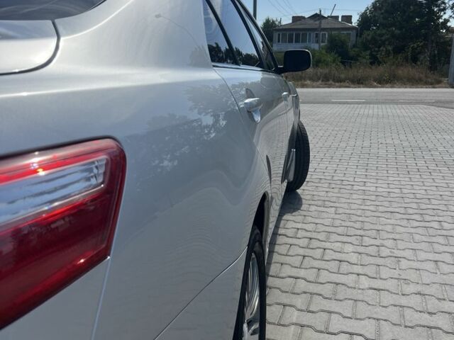 Серый Тойота Камри, объемом двигателя 2.4 л и пробегом 280 тыс. км за 8600 $, фото 2 на Automoto.ua