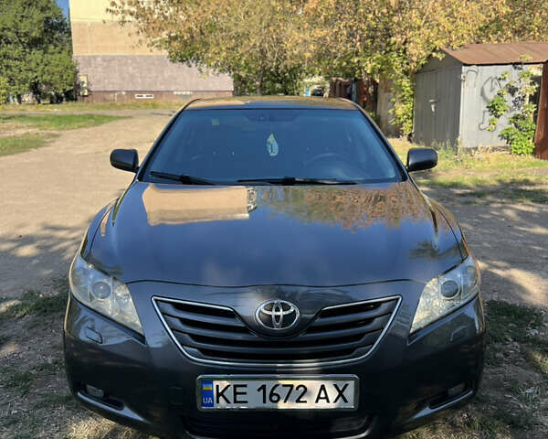 Сірий Тойота Камрі, об'ємом двигуна 3.5 л та пробігом 293 тис. км за 8800 $, фото 1 на Automoto.ua