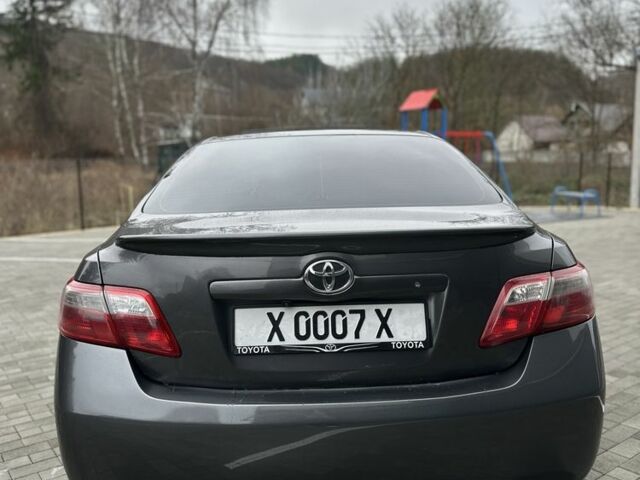 Серый Тойота Камри, объемом двигателя 2.4 л и пробегом 350 тыс. км за 6500 $, фото 3 на Automoto.ua