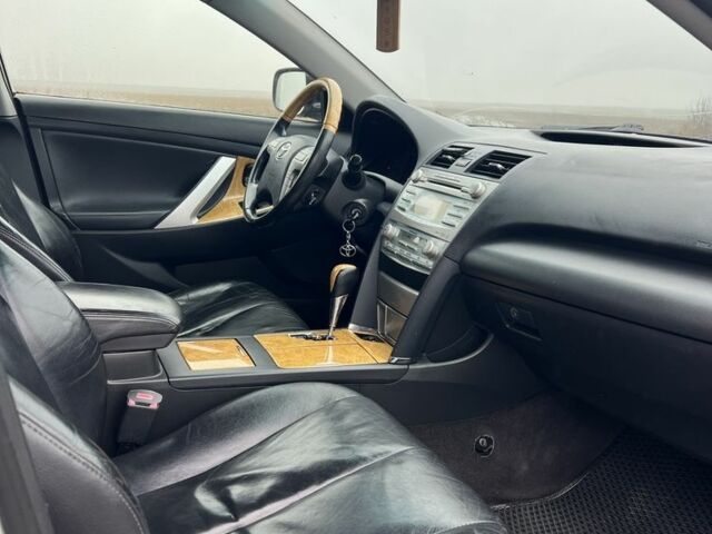 Сірий Тойота Камрі, об'ємом двигуна 3.5 л та пробігом 363 тис. км за 7999 $, фото 16 на Automoto.ua