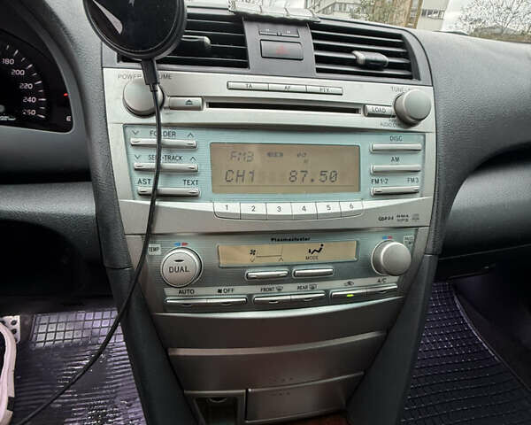 Сірий Тойота Камрі, об'ємом двигуна 3.46 л та пробігом 260 тис. км за 8800 $, фото 13 на Automoto.ua