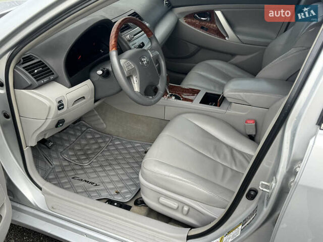 Тойота Камри 2006 в Днепре (Днепропетровске) на Automoto.ua Серый Тойота Камри, объемом двигателя 3.5 л и пробегом 255 тыс. км за 8500 $, фото 6 на Automoto.ua