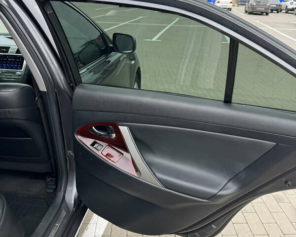 Тойота Камри 2006 в Прилуках на Automoto.ua Серый Тойота Камри, объемом двигателя 2.4 л и пробегом 340 тыс. км за 8000 $, фото 22 на Automoto.ua