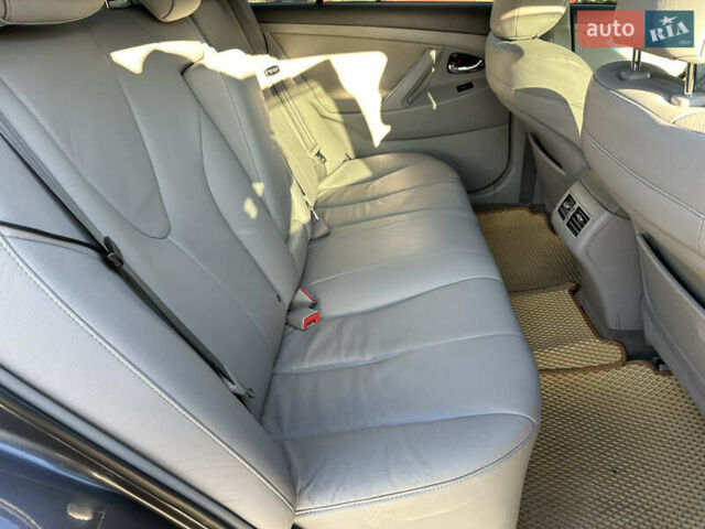 Сірий Тойота Камрі, об'ємом двигуна 2.4 л та пробігом 271 тис. км за 8990 $, фото 20 на Automoto.ua