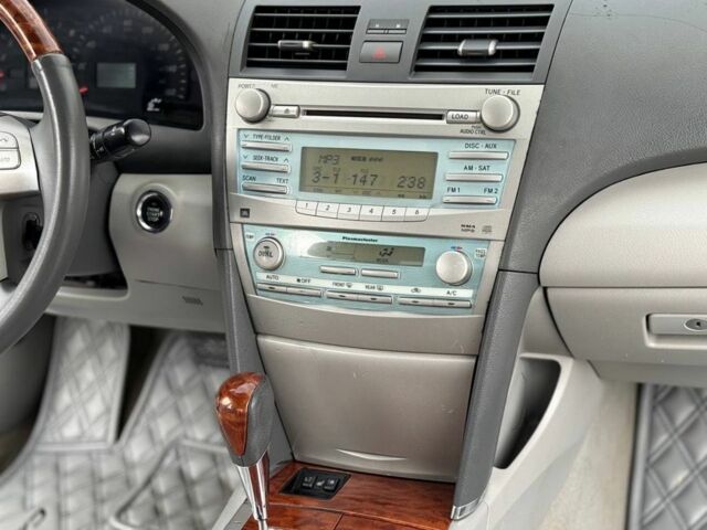 Серый Тойота Камри, объемом двигателя 3.5 л и пробегом 196 тыс. км за 8999 $, фото 5 на Automoto.ua