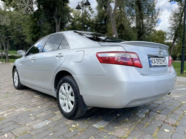 Серый Тойота Камри, объемом двигателя 2.4 л и пробегом 307 тыс. км за 7200 $, фото 9 на Automoto.ua