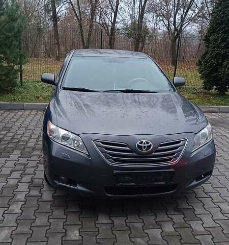 Серый Тойота Камри, объемом двигателя 3.46 л и пробегом 338 тыс. км за 6300 $, фото 5 на Automoto.ua