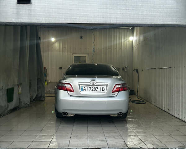 Серый Тойота Камри, объемом двигателя 3.46 л и пробегом 290 тыс. км за 10500 $, фото 1 на Automoto.ua