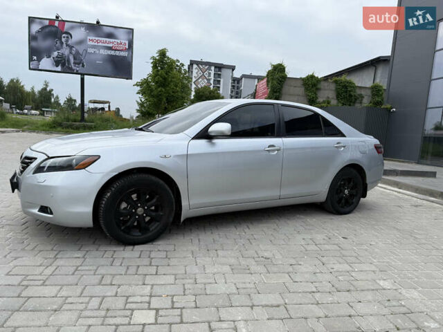 Сірий Тойота Камрі, об'ємом двигуна 3.46 л та пробігом 270 тис. км за 8400 $, фото 1 на Automoto.ua