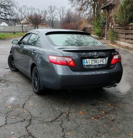 Серый Тойота Камри, объемом двигателя 2.4 л и пробегом 436 тыс. км за 8500 $, фото 7 на Automoto.ua