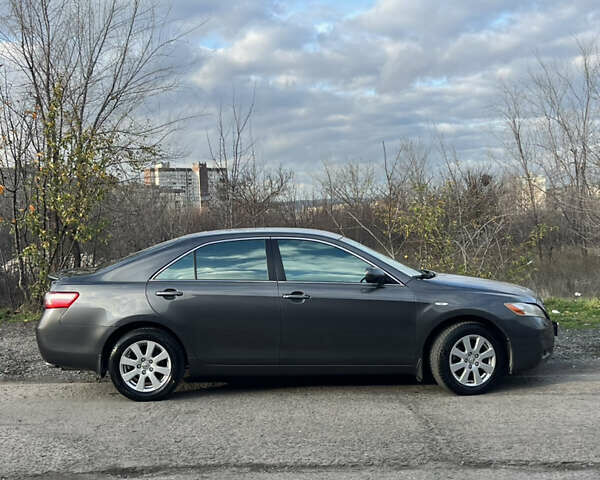 Серый Тойота Камри, объемом двигателя 3.5 л и пробегом 293 тыс. км за 7600 $, фото 7 на Automoto.ua