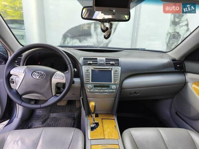 Серый Тойота Камри, объемом двигателя 3.5 л и пробегом 219 тыс. км за 8750 $, фото 9 на Automoto.ua