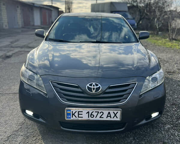 Серый Тойота Камри, объемом двигателя 3.5 л и пробегом 293 тыс. км за 7600 $, фото 3 на Automoto.ua