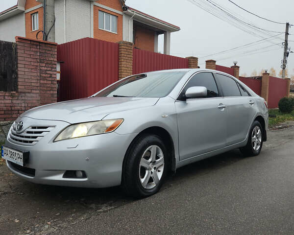Серый Тойота Камри, объемом двигателя 3.46 л и пробегом 450 тыс. км за 7800 $, фото 3 на Automoto.ua