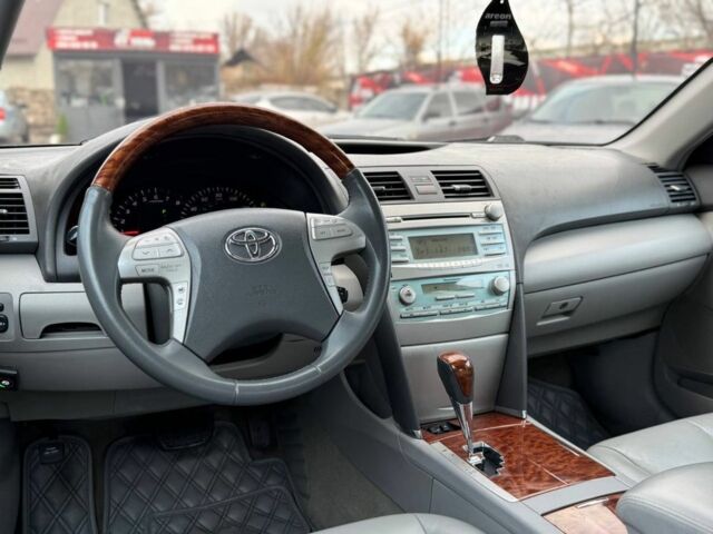 Серый Тойота Камри, объемом двигателя 3.5 л и пробегом 196 тыс. км за 8999 $, фото 4 на Automoto.ua