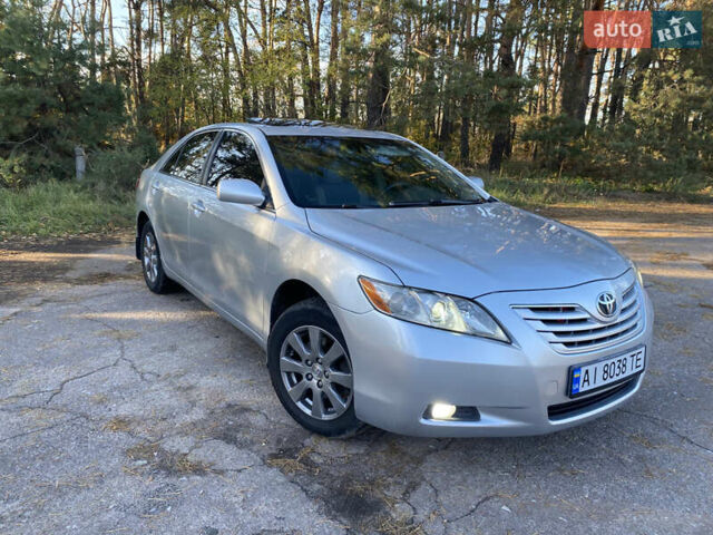 Серый Тойота Камри, объемом двигателя 2.4 л и пробегом 272 тыс. км за 7500 $, фото 1 на Automoto.ua