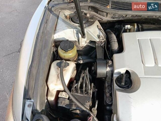 Серый Тойота Камри, объемом двигателя 3.5 л и пробегом 333 тыс. км за 5500 $, фото 21 на Automoto.ua