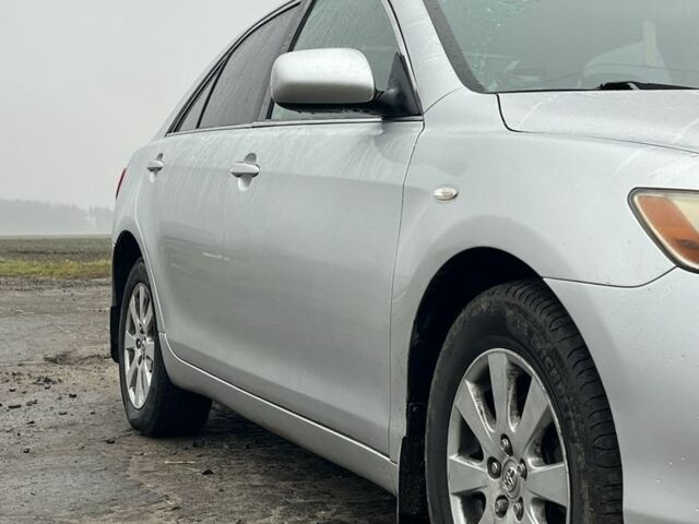 Сірий Тойота Камрі, об'ємом двигуна 3.5 л та пробігом 363 тис. км за 7999 $, фото 8 на Automoto.ua