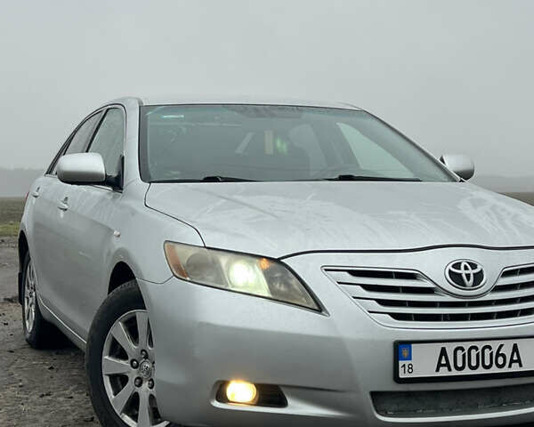 Сірий Тойота Камрі, об'ємом двигуна 3.46 л та пробігом 363 тис. км за 7999 $, фото 5 на Automoto.ua