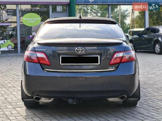 Серый Тойота Камри, объемом двигателя 3.5 л и пробегом 219 тыс. км за 8750 $, фото 2 на Automoto.ua