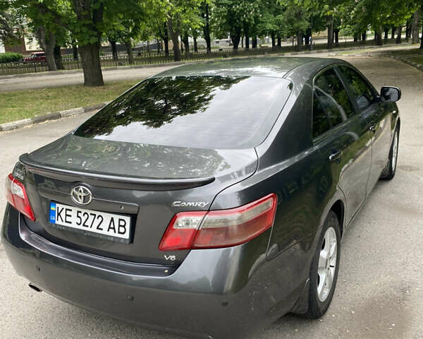 Сірий Тойота Камрі, об'ємом двигуна 3.5 л та пробігом 231 тис. км за 8000 $, фото 15 на Automoto.ua