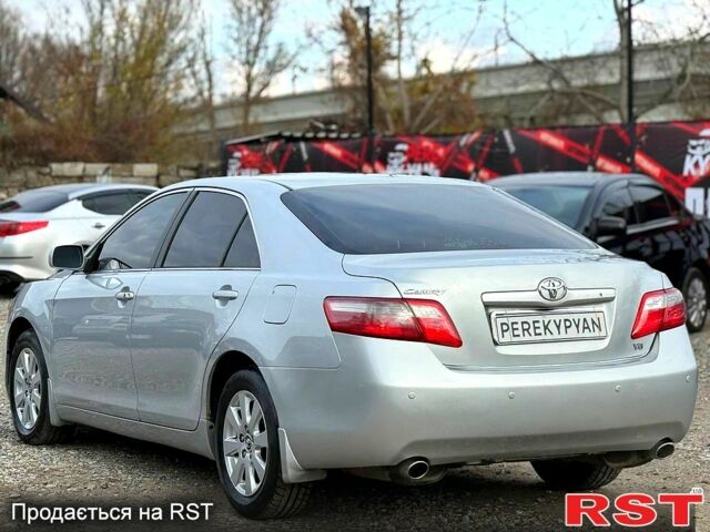 Серый Тойота Камри, объемом двигателя 3.5 л и пробегом 197 тыс. км за 8600 $, фото 3 на Automoto.ua