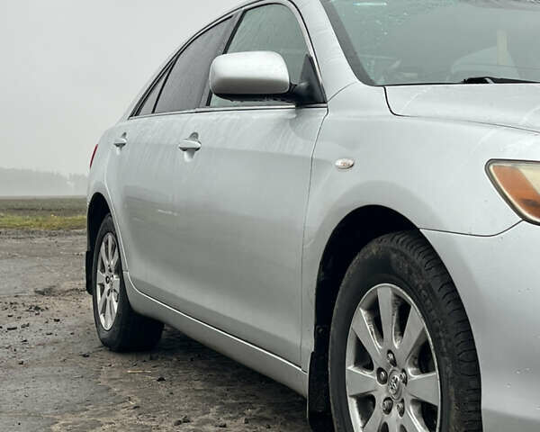 Сірий Тойота Камрі, об'ємом двигуна 3.46 л та пробігом 363 тис. км за 7999 $, фото 16 на Automoto.ua
