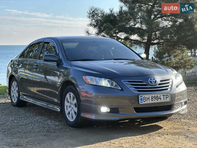 Сірий Тойота Камрі, об'ємом двигуна 2.4 л та пробігом 271 тис. км за 8990 $, фото 2 на Automoto.ua