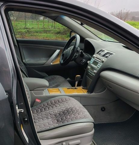 Серый Тойота Камри, объемом двигателя 2.4 л и пробегом 436 тыс. км за 8500 $, фото 8 на Automoto.ua