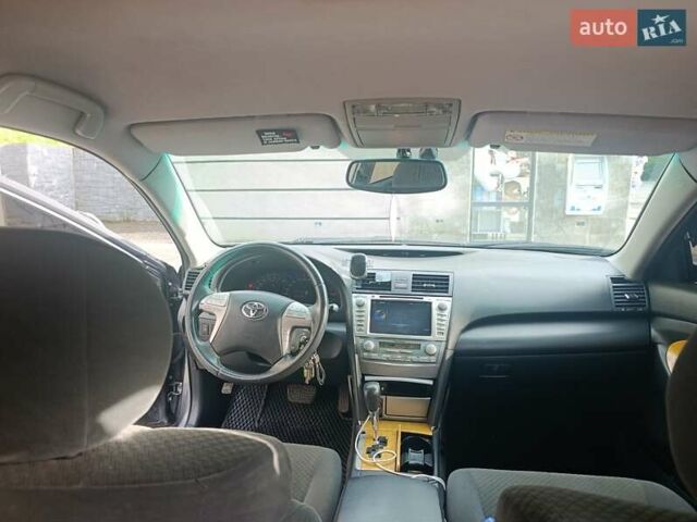 Сірий Тойота Камрі, об'ємом двигуна 2.36 л та пробігом 282 тис. км за 8600 $, фото 4 на Automoto.ua