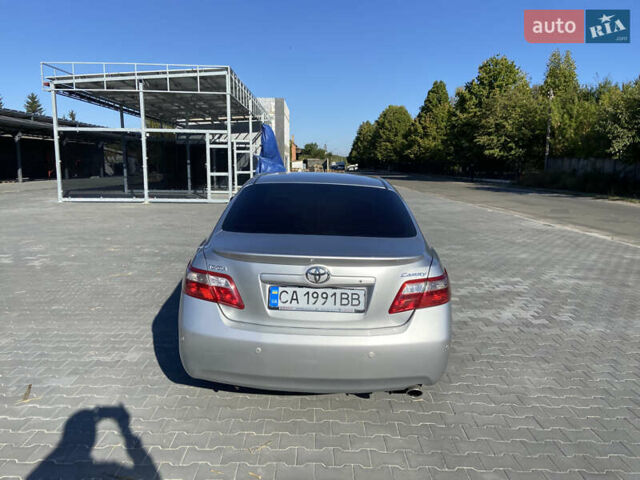 Сірий Тойота Камрі, об'ємом двигуна 2.36 л та пробігом 280 тис. км за 8400 $, фото 4 на Automoto.ua