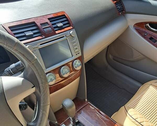 Сірий Тойота Камрі, об'ємом двигуна 2.36 л та пробігом 205 тис. км за 8700 $, фото 6 на Automoto.ua