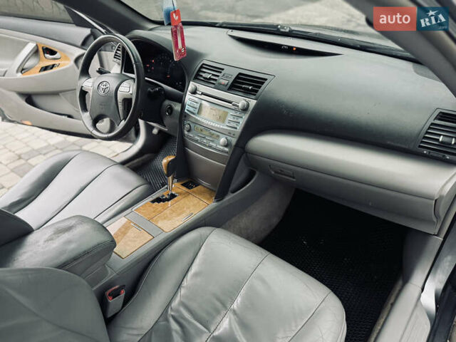 Серый Тойота Камри, объемом двигателя 3.46 л и пробегом 390 тыс. км за 6900 $, фото 9 на Automoto.ua
