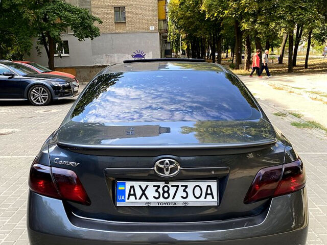 Серый Тойота Камри, объемом двигателя 2.4 л и пробегом 270 тыс. км за 4500 $, фото 3 на Automoto.ua